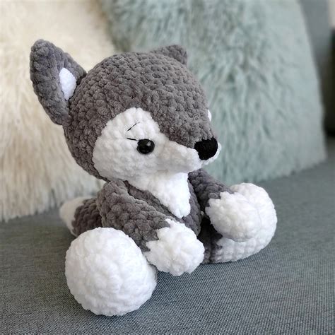 Step-by-step instructions with lots of photos to guide you through the making process. . Wolf pattern crochet
